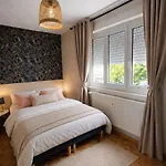Hyper centre Colmar-Parking privé inclus -Ascenseur- Résidence Calme Appartement