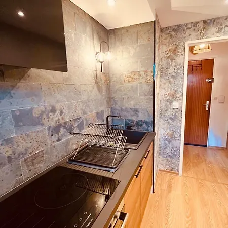 La Colmarina Cosy 1 Bedroom Flat- Elevator Wifi & Private Parking-keybox Apartmán *