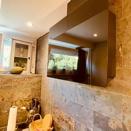 La Colmarina Cosy 1 Bedroom Flat- Elevator Wifi & Private Parking-keybox Apartmán *