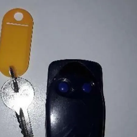 La Colmarina Cosy 1 Bedroom Flat- Elevator Wifi & Private Parking-keybox Apartmán